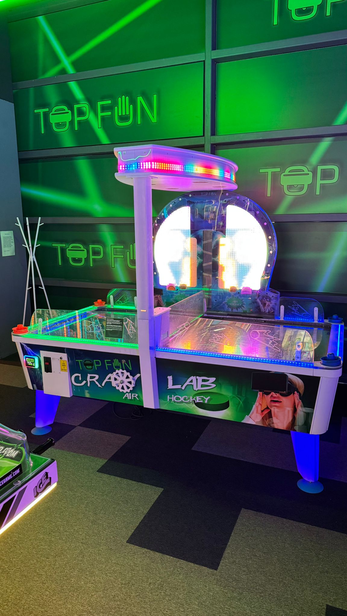 Crazy "Pixel" Hockey 1